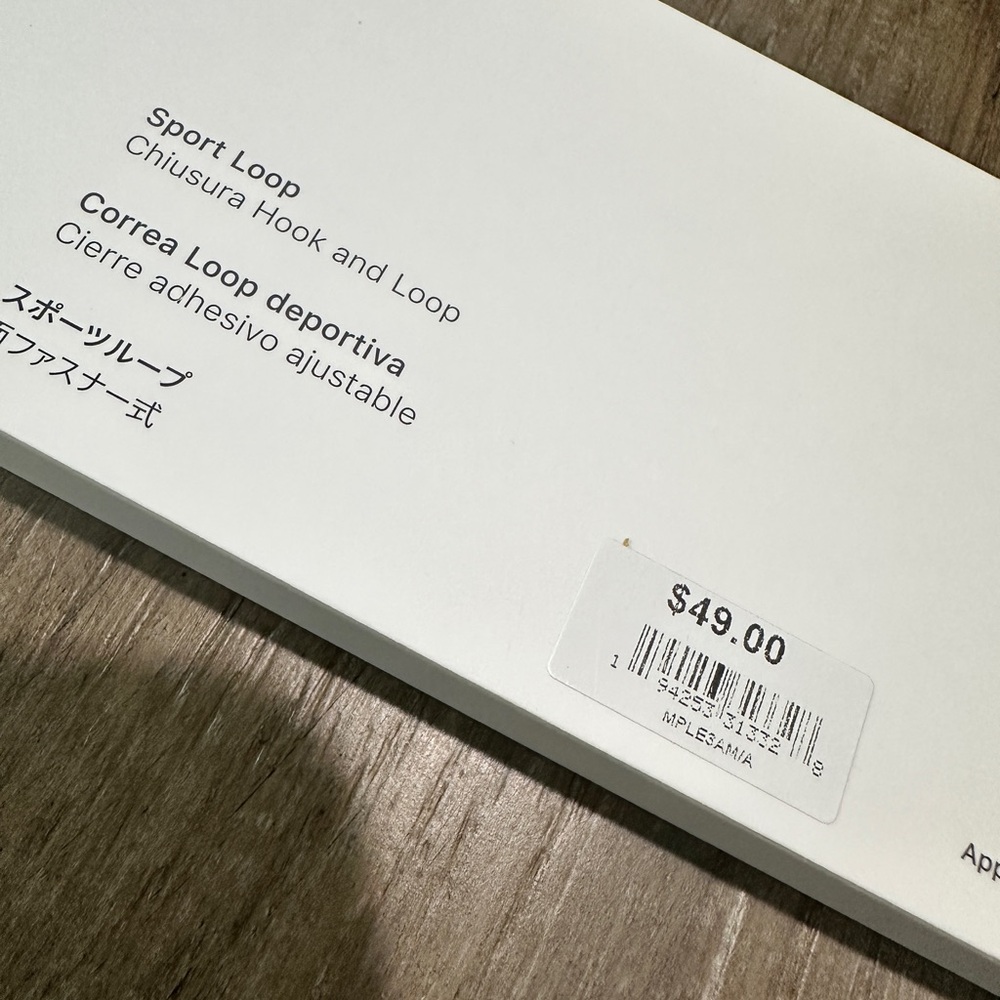 Apple Watch 45mm Starlight Sport Loop - Picture 3 of 9